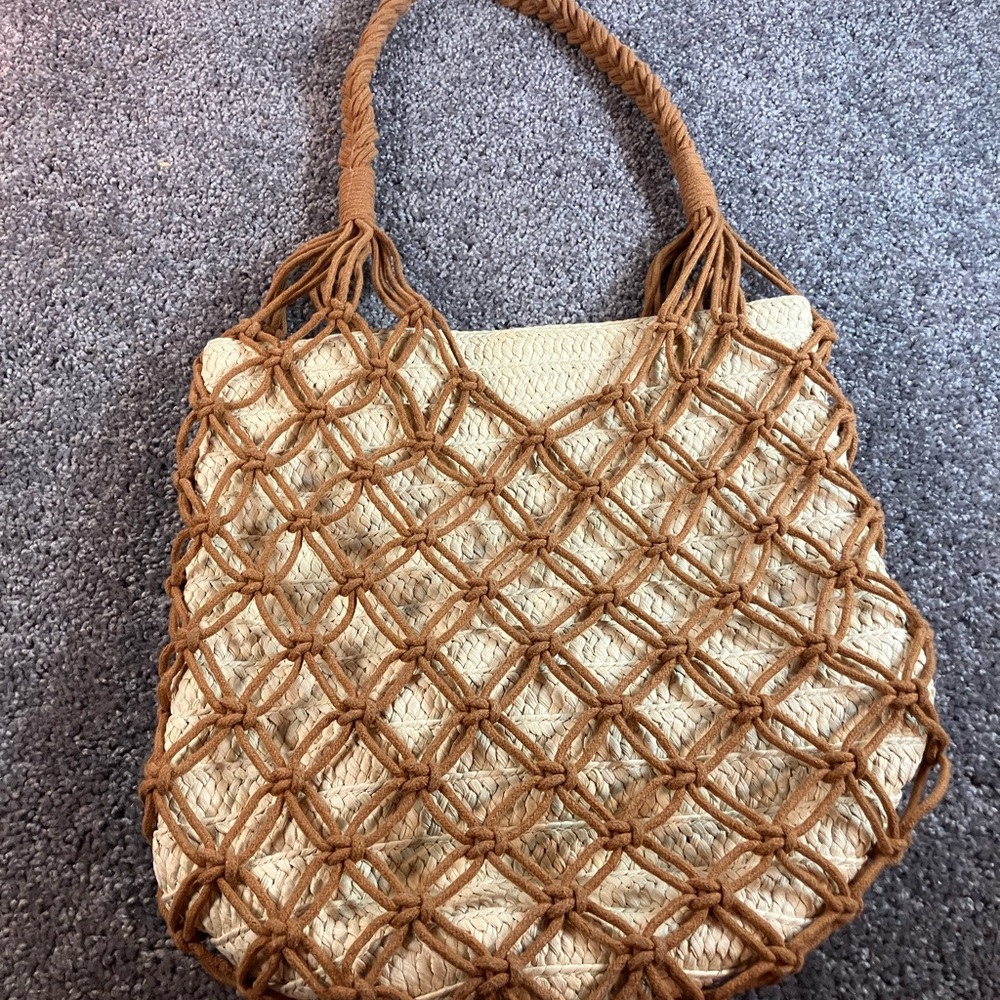 Universal Thread Straw Brown Webbed Macrame Bucke… - image 1